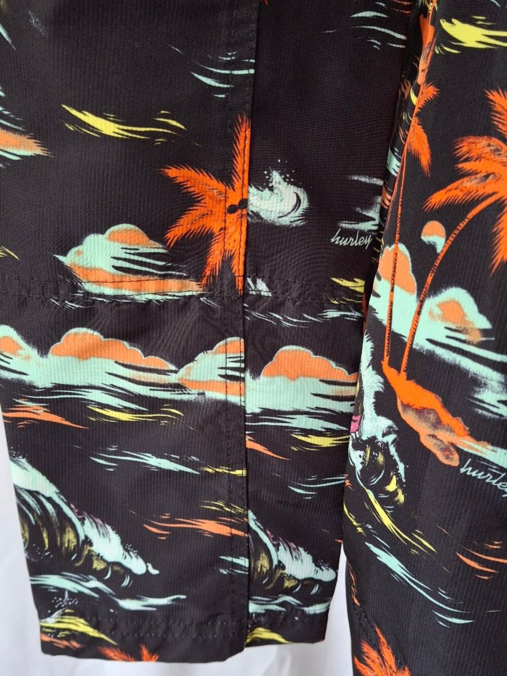 Hurley Black Tropical Print Jacket with hood - Picture 9 of 16